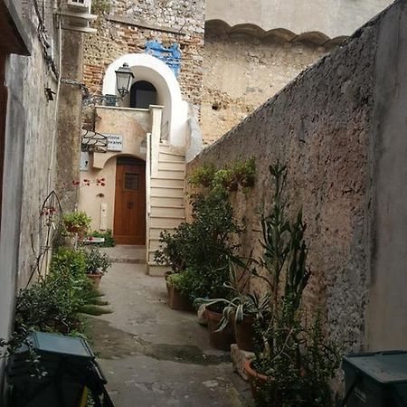Torrione San Giovanni II Terracina Exterior photo